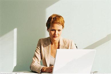 H2射击游戏《死亡微笑I・II》PS4＆NS繁体中文版今日正式发售